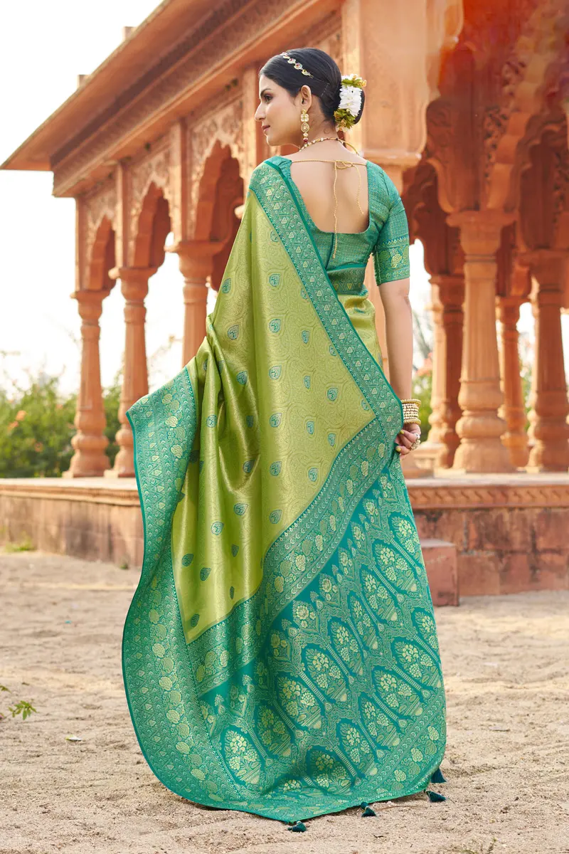 Green Fascinate Banarasi Silk Zari Weaving Traditional Saree