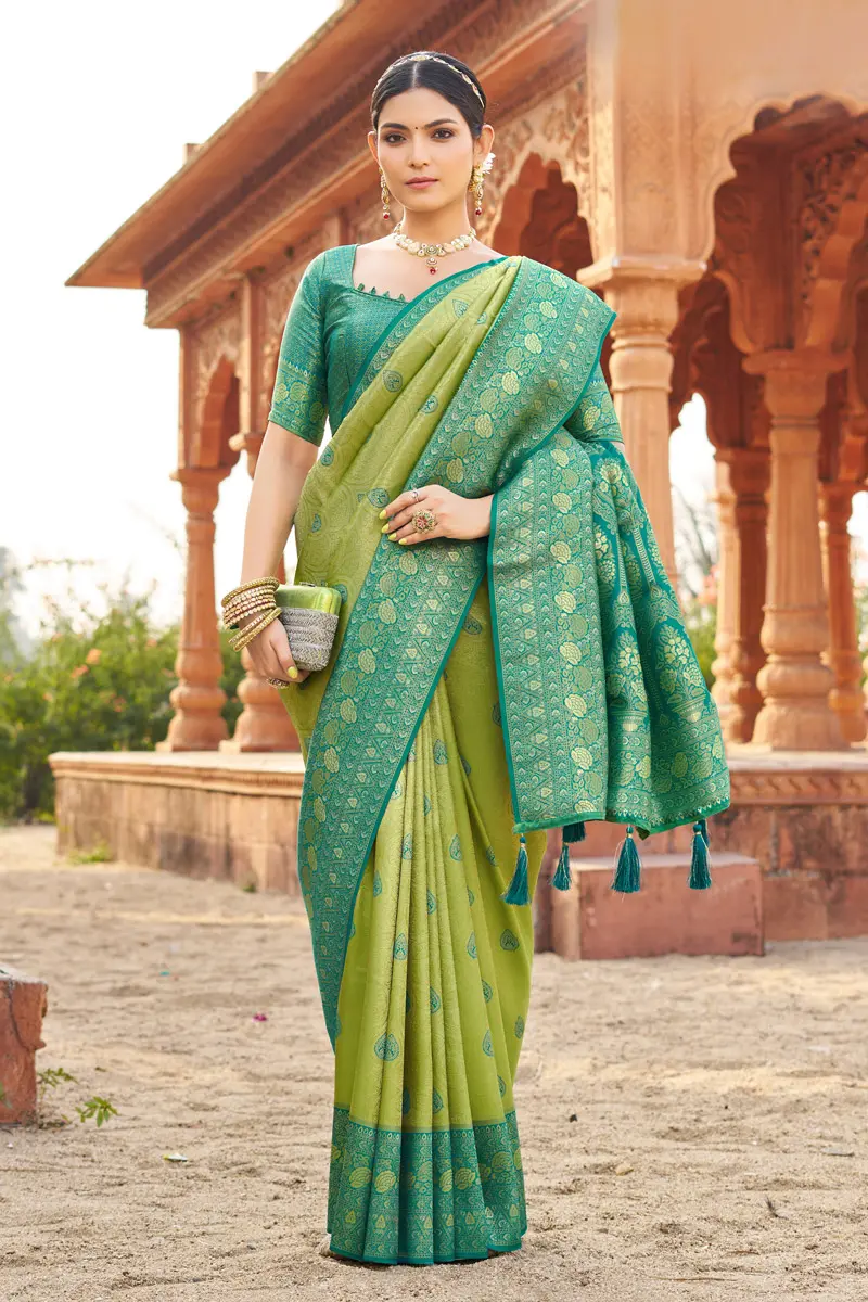 Green Fascinate Banarasi Silk Zari Weaving Traditional Saree